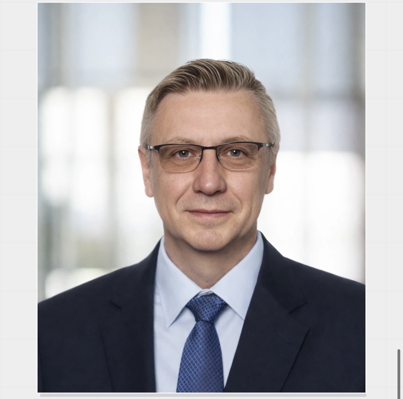 Dr. jur. Frank Perret — Advisory Board